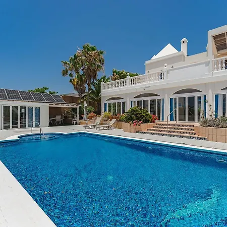 Gorgeous Golf Holiday home