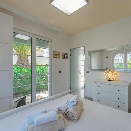 펜션 Gorgeous Golf 아데제