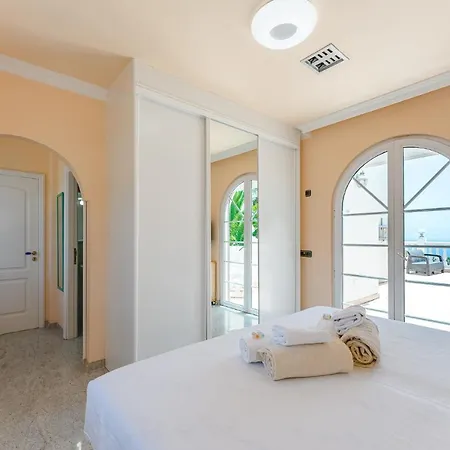 펜션 Gorgeous Golf 아데제